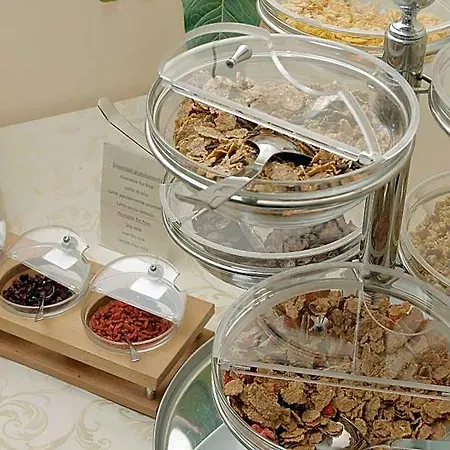 Michelangelo Hotel 3*