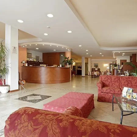 ホテル オテル ミケランジェロ テッラヌオーヴァ・ブラッチョリーニ